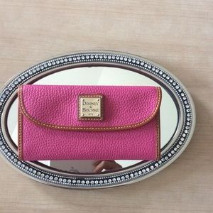 Dooney and Bourke wallet